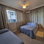 Apartamento inteiro 30 metros do mar