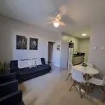 Apartamento inteiro 30 metros do mar